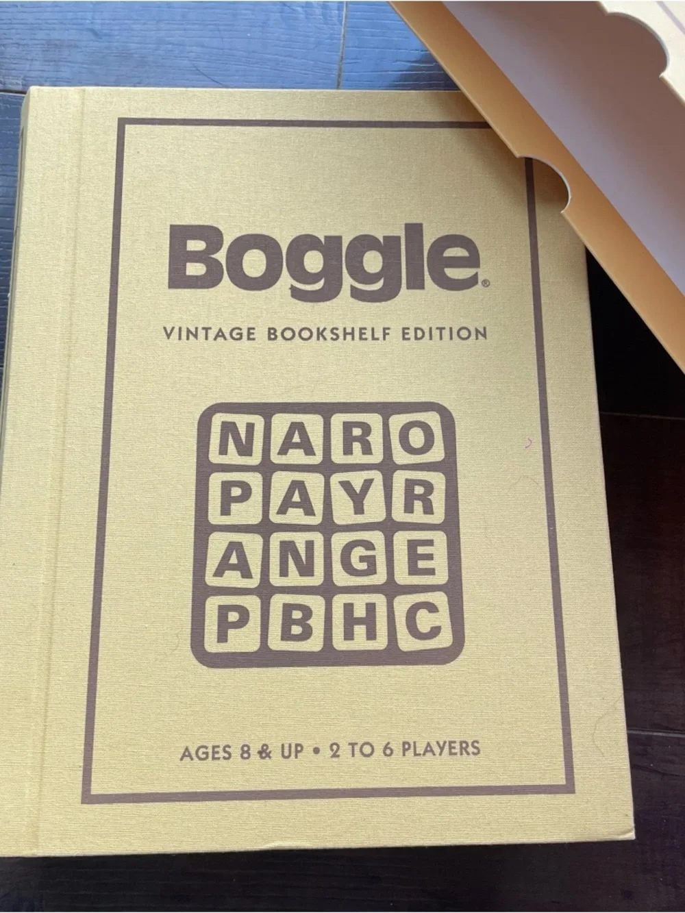 Boggle Vintage Bookshelf Edition Board Game - BNWOT - Picture 4 of 12